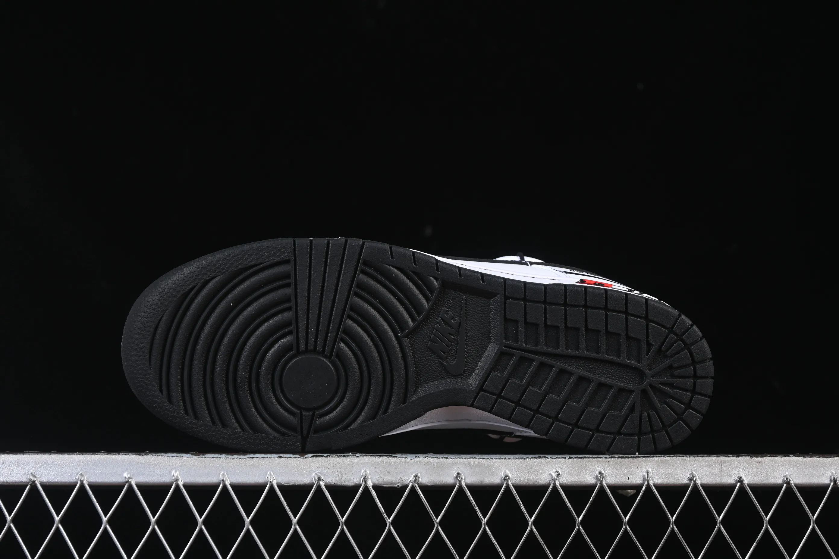 All categories Nk SB Dunk Series Nk SB Dunk Low High-end customized low-top sneakers Nike SB Dunk Low strap customization low-top casual sneakers DD1391-100